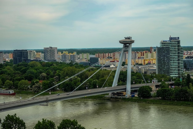 Ponte SNP sul fiume Danubio a Bratislava Slovacchia