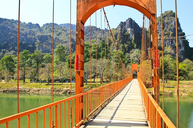 Ponte sul fiume Song, Vang Vieng