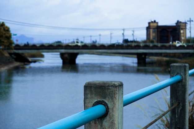 ponte sul paesaggio fluviale