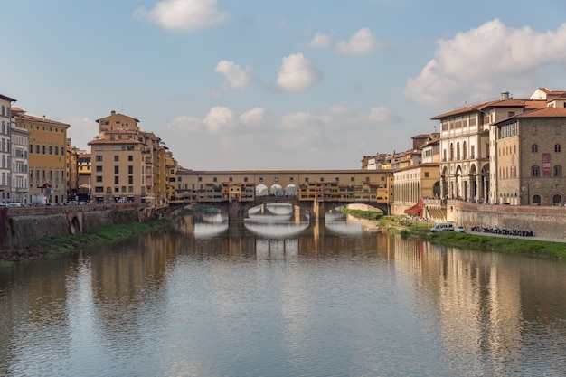 Ponte Vecchio sul fiume Arno a Firenze, Italia