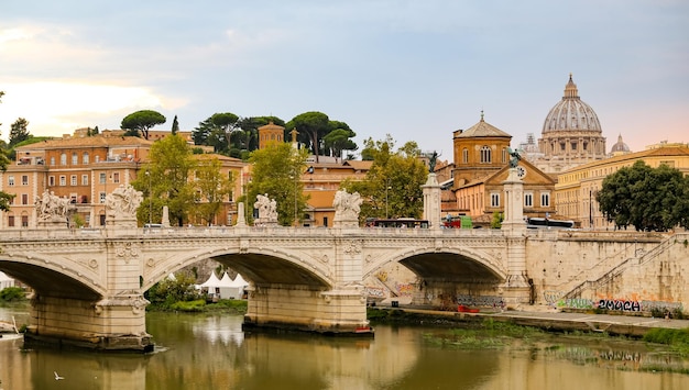 Ponte Vittorio Emanuele II a Roma Italia