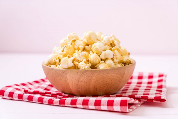 popcorn dolce su legno