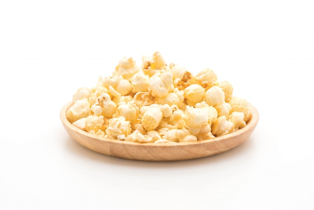 popcorn dolce su sfondo bianco