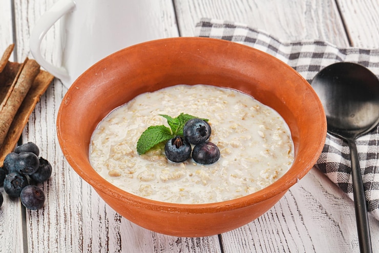 Foto porridge d'avena con mirtilli