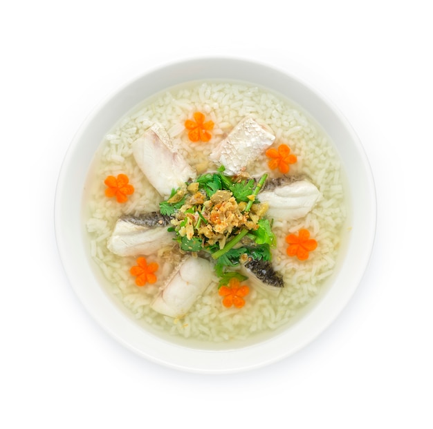 Porridge di riso bollito con pesce asiatico di spigola