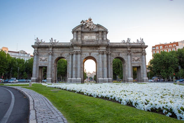 Porta a Independence Square Madrid, Spagna