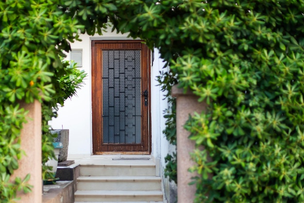 Porta d'ingresso in legno per casa