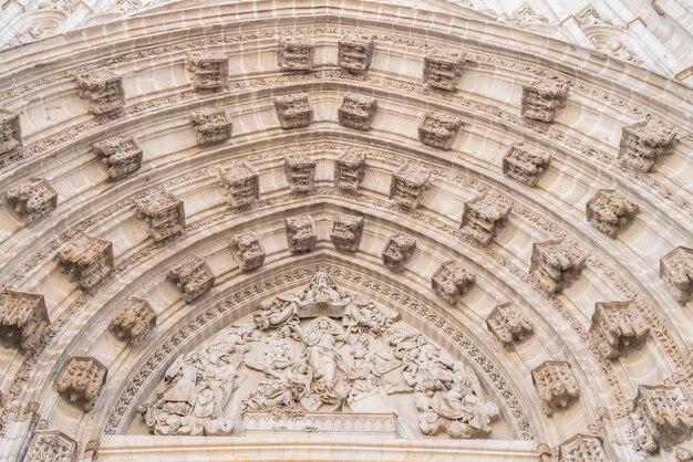 Porta dell'Assunzione della Cattedrale di Siviglia in Spagna