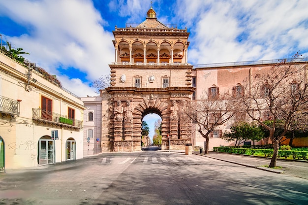 Porta Nuova a Pelremo, in Sicilia