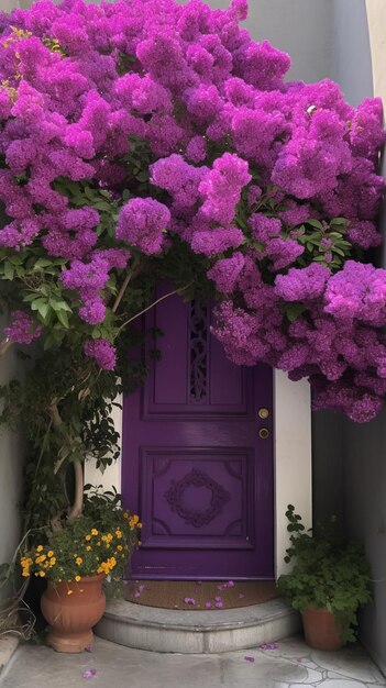 Porta viola con porta viola e fiori.