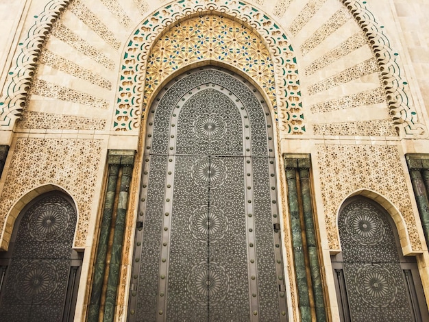 Porte chiuse di edifici a disegno