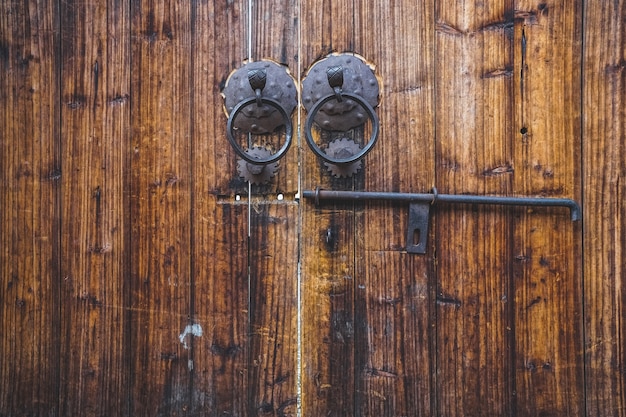 Porte e serrature in legno nella Cina antica