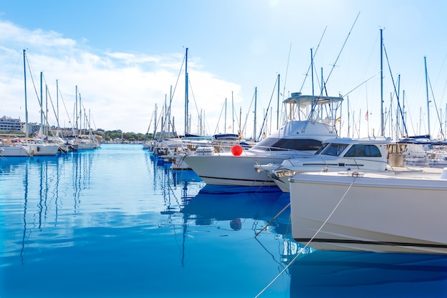 Porto di Platja de Alcudia a Maiorca Maiorca