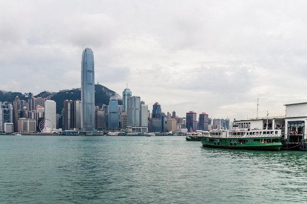 Porto di Victoria, Hong Kong, 17 agosto 2018:- Città urbana di Hong Kong