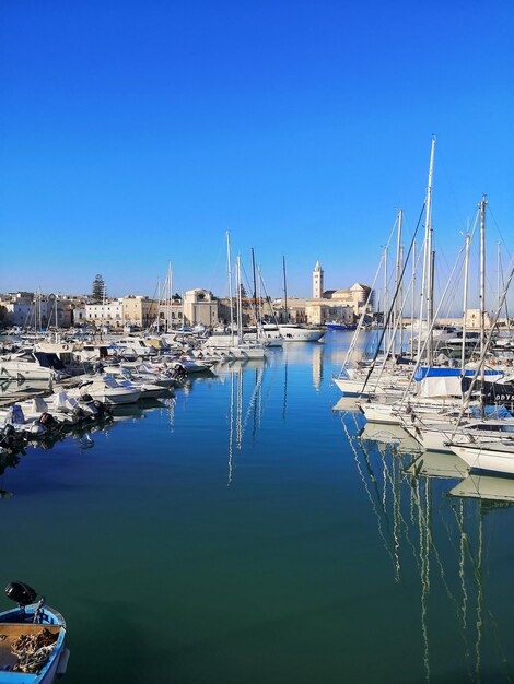 Porto e cattedrale di Trani in Puglia