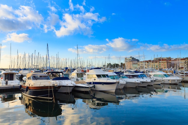 Porto e marina a Cannes