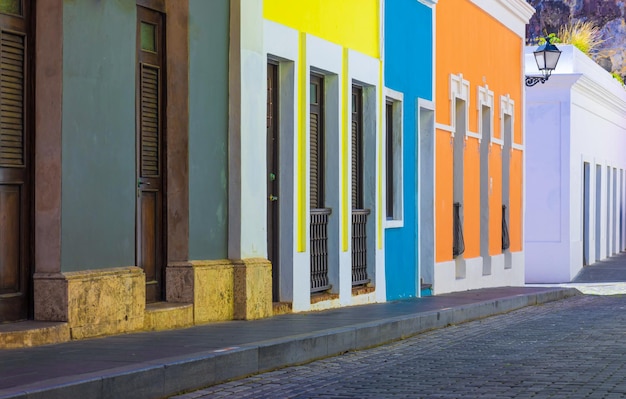 Porto Rico colorata architettura coloniale nel centro storico della città