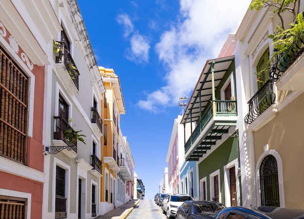 Porto Rico colorata architettura coloniale nel centro storico della città