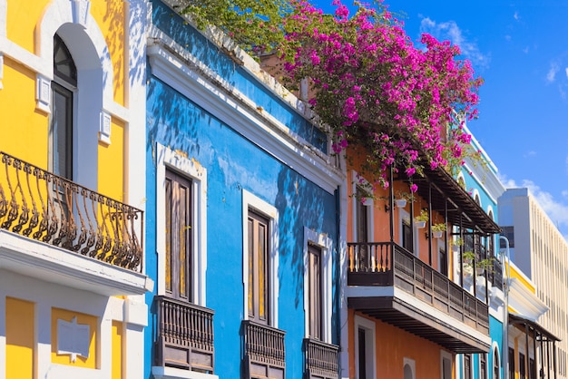 Porto Rico colorata architettura coloniale nel centro storico della città