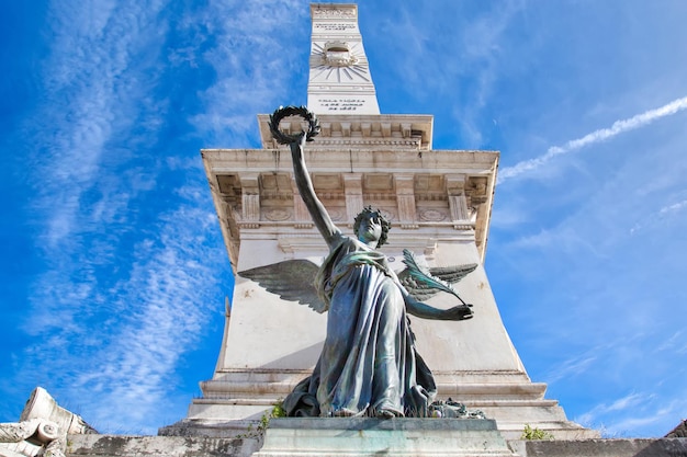 Portogallo Piazza dell'Indipendenza monumento a Lisbona Praca de Restauradores vicino a Piazza Rossio