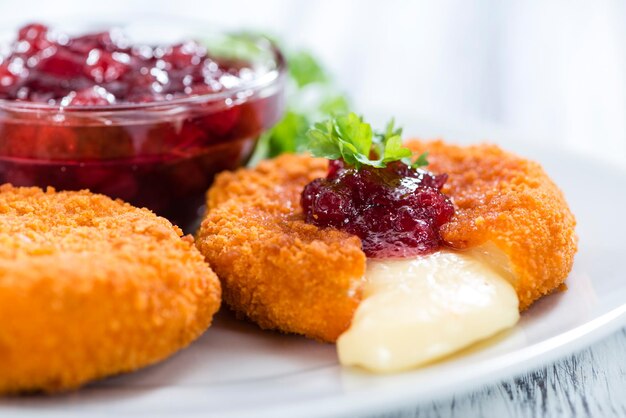 Porzione di Camembert fritto