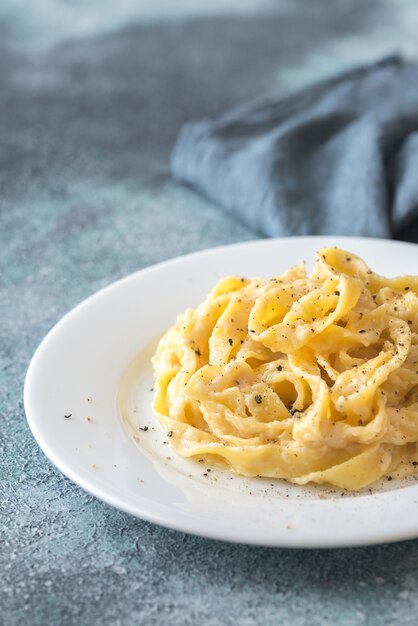 Porzione di fettuccine Alfredo