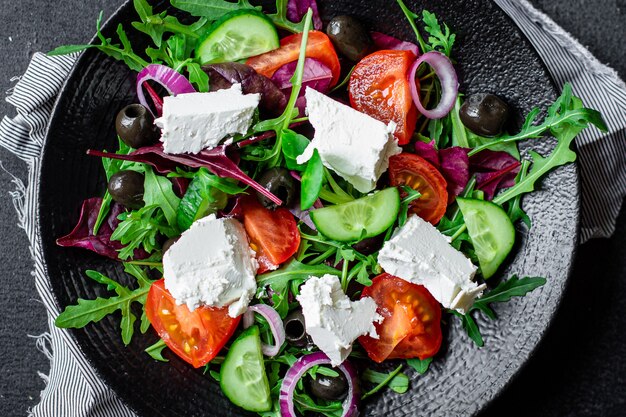 Porzione di insalata greca e formaggio feta