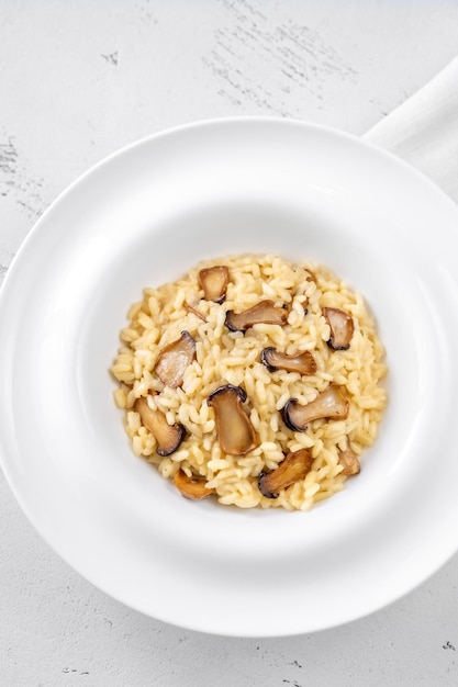 Porzione di risotto ai funghi