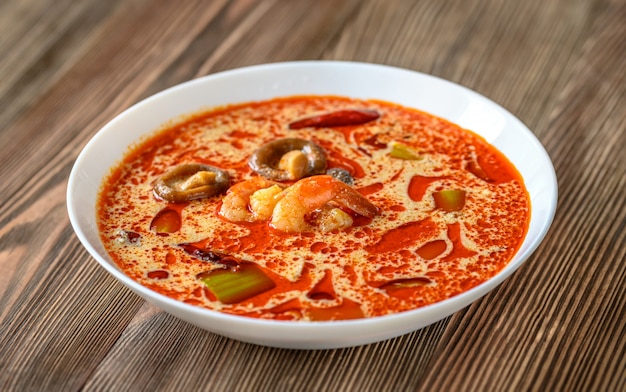 Porzione di zuppa Tom Yum