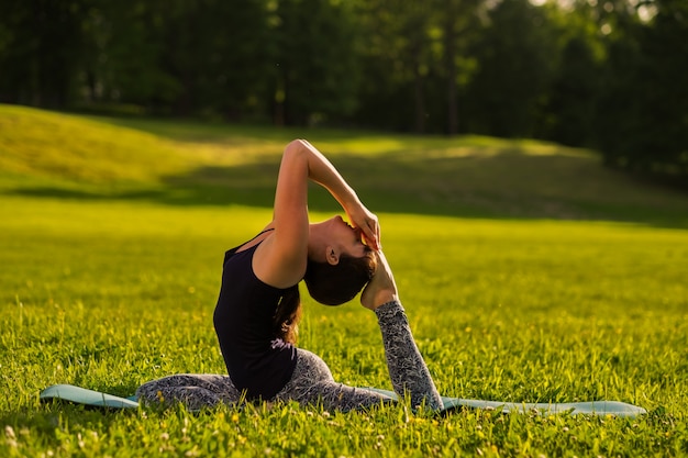 Posa di Eka Pada Rajakapotasana