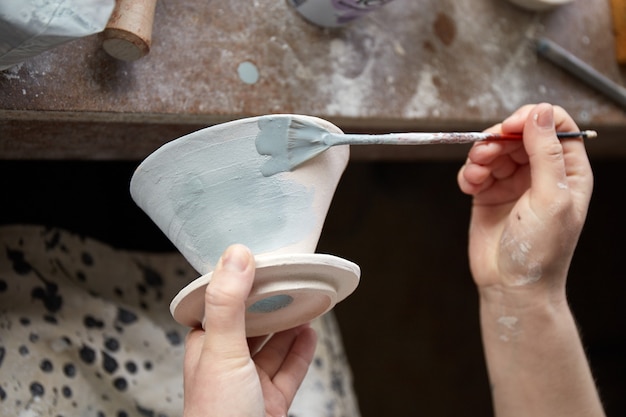 Pottery studio Il processo di creazione della ceramica