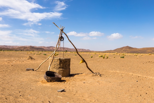 pozzo d&#39;acqua nel deserto del Sahara