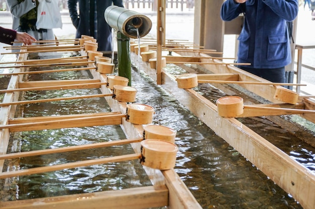 Pozzo santo e paletta o mestolo di legno