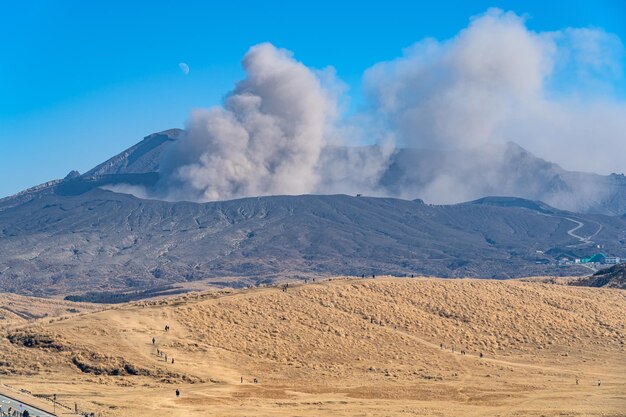 Prairie di Kusasenri a gennaio Parco nazionale di Aso Kuju Prefettura di Kumamoto Giappone