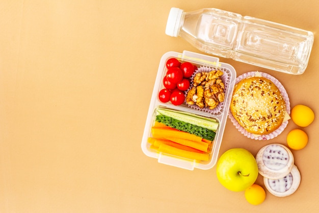 Pranzo a scuola. Torna al concetto di scuola