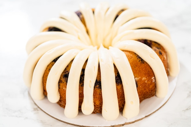 Preparare torte al limone, ai mirtilli e alla vaniglia