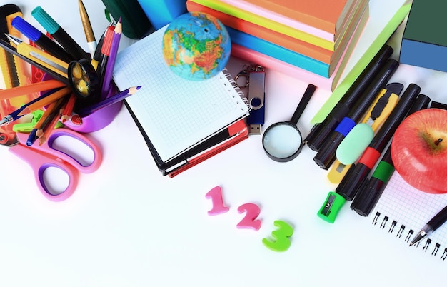 Preparazione per i numeri uno due e tre della scuola in primo piano