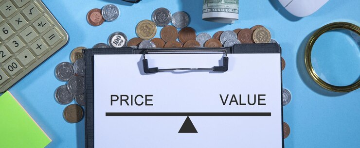 Prezzo e valore su scale Concetto commerciale