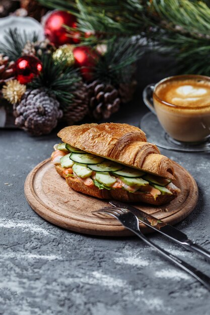 Prima colazione di Capodanno con croissant