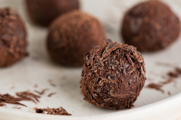 Primo piano brasiliano del tartufo di cioccolato di Brigadeiro