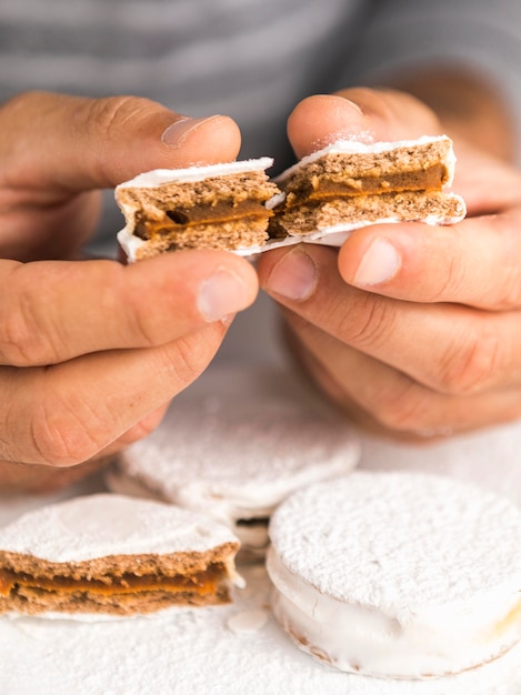 Primo piano del concetto delizioso alfajores