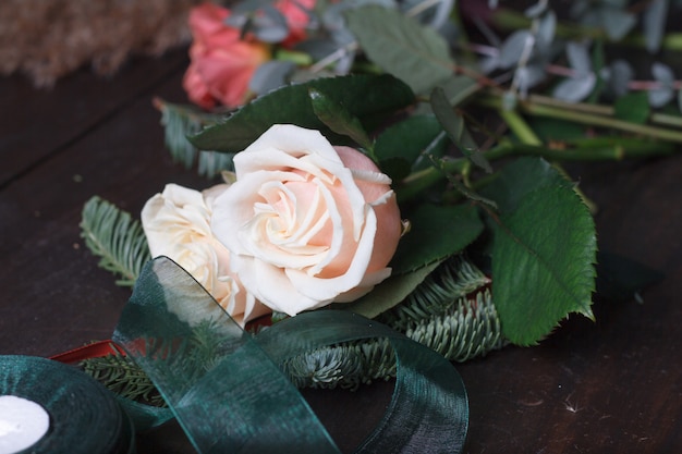 Primo piano del fiore rosa bianco