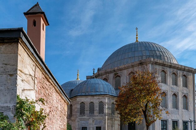 Primo piano dell'esterno della grande moschea di hagia sophia