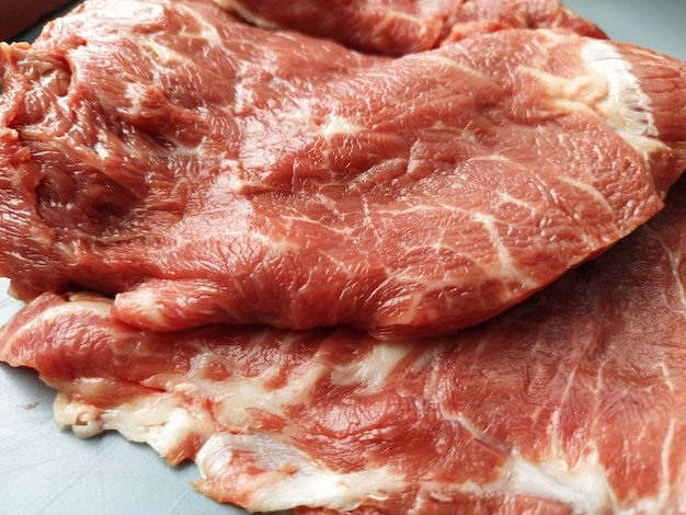 Primo piano della carne di manzo fresca Cibo prima del trattamento termico