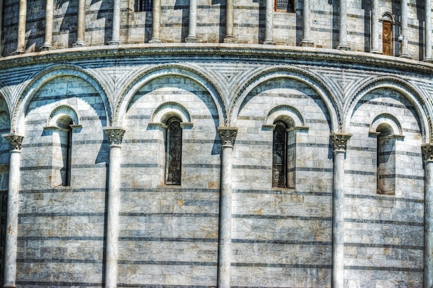 Primo piano della famosa torre pendente di Pisa Italia