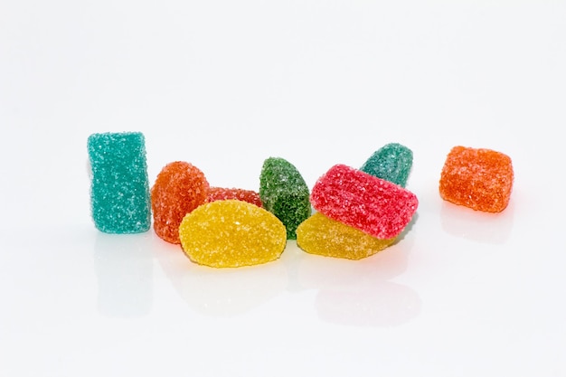 Primo piano delle caramelle multicolori