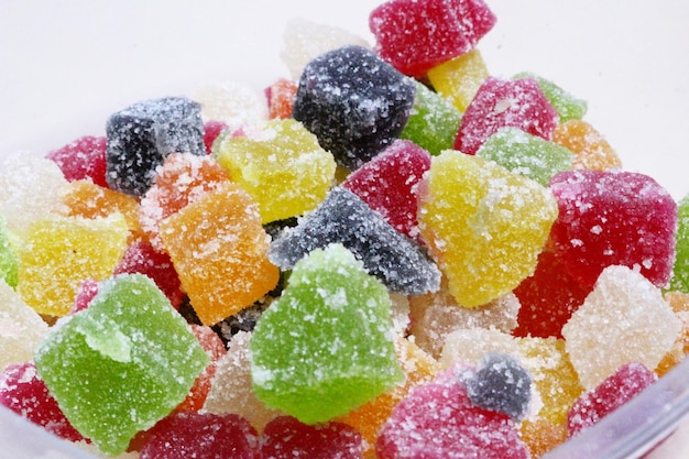 Primo piano delle caramelle multicolori