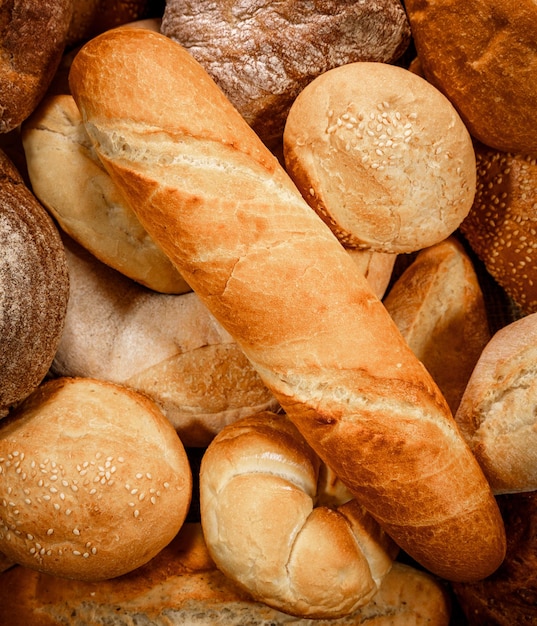 Primo piano di pane e prodotti da forno