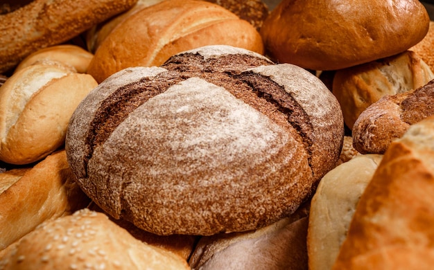 Primo piano di pane e prodotti da forno