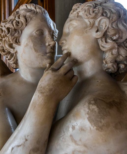 Primo piano di statue nella Galleria degli Uffizi Firenze Italia Euro